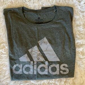 🎈Adidas Men’s Gray Logo Tee🎈